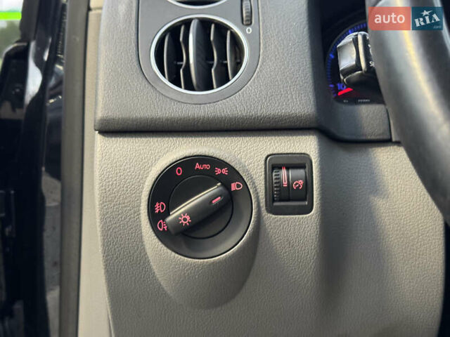 Черный Фольксваген Гольф Плюс, объемом двигателя 1.4 л и пробегом 218 тыс. км за 6250 $, фото 14 на Automoto.ua