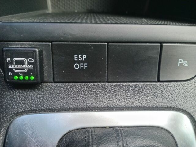 Черный Фольксваген Гольф Плюс, объемом двигателя 1.6 л и пробегом 259 тыс. км за 6950 $, фото 5 на Automoto.ua