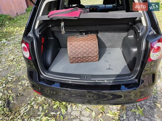 Черный Фольксваген Гольф Плюс, объемом двигателя 1.4 л и пробегом 154 тыс. км за 10000 $, фото 12 на Automoto.ua