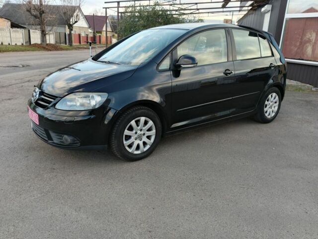 Черный Фольксваген Гольф Плюс, объемом двигателя 1.4 л и пробегом 262 тыс. км за 5900 $, фото 4 на Automoto.ua