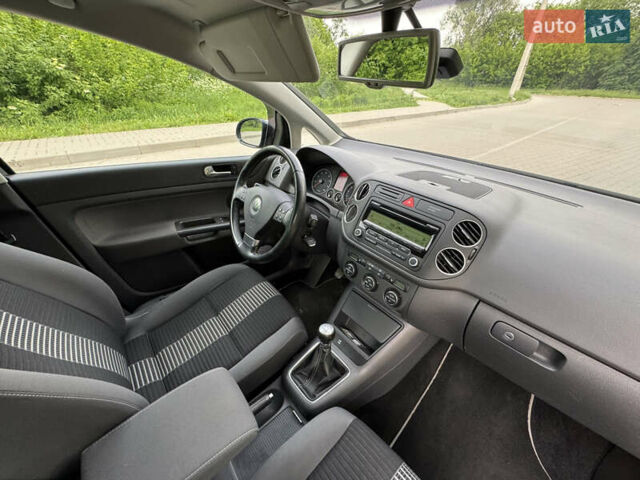 Чорний Фольксваген Golf Plus, об'ємом двигуна 1.4 л та пробігом 187 тис. км за 6800 $, фото 30 на Automoto.ua