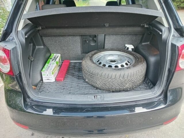 Черный Фольксваген Гольф Плюс, объемом двигателя 1.6 л и пробегом 259 тыс. км за 6950 $, фото 3 на Automoto.ua