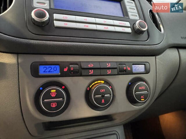 Черный Фольксваген Гольф Плюс, объемом двигателя 1.4 л и пробегом 218 тыс. км за 6250 $, фото 17 на Automoto.ua