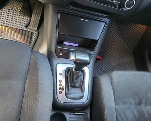 Черный Фольксваген Гольф Плюс, объемом двигателя 1.4 л и пробегом 154 тыс. км за 10000 $, фото 6 на Automoto.ua