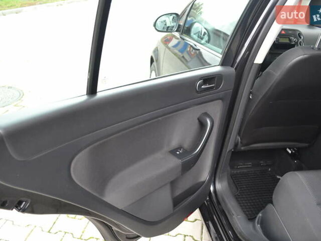 Черный Фольксваген Гольф Плюс, объемом двигателя 1.6 л и пробегом 190 тыс. км за 8550 $, фото 20 на Automoto.ua