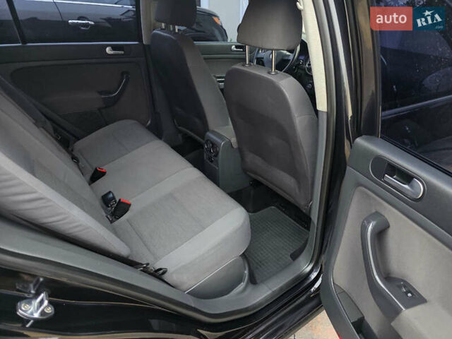 Черный Фольксваген Гольф Плюс, объемом двигателя 1.6 л и пробегом 142 тыс. км за 7200 $, фото 8 на Automoto.ua