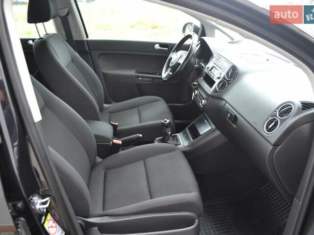 Черный Фольксваген Гольф Плюс, объемом двигателя 1.6 л и пробегом 190 тыс. км за 8550 $, фото 29 на Automoto.ua