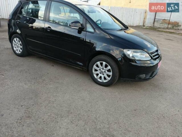 Черный Фольксваген Гольф Плюс, объемом двигателя 1.4 л и пробегом 262 тыс. км за 5900 $, фото 7 на Automoto.ua