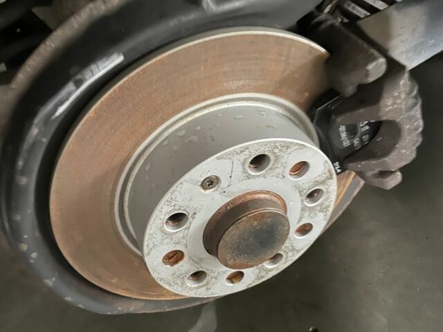 Черный Фольксваген Гольф Плюс, объемом двигателя 1.6 л и пробегом 170 тыс. км за 7700 $, фото 9 на Automoto.ua