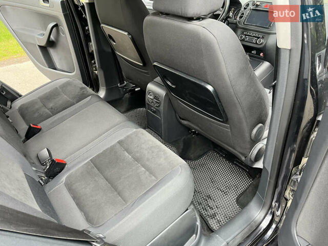 Черный Фольксваген Гольф Плюс, объемом двигателя 2 л и пробегом 245 тыс. км за 7999 $, фото 17 на Automoto.ua