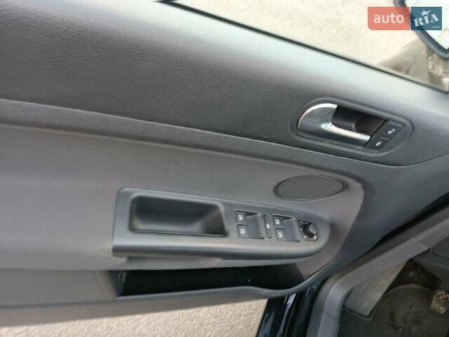 Черный Фольксваген Гольф Плюс, объемом двигателя 1.4 л и пробегом 262 тыс. км за 5900 $, фото 10 на Automoto.ua