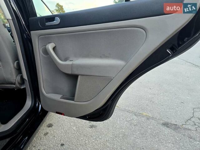 Черный Фольксваген Гольф Плюс, объемом двигателя 1.4 л и пробегом 217 тыс. км за 7900 $, фото 53 на Automoto.ua