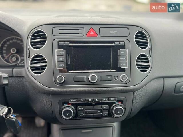 Черный Фольксваген Гольф Плюс, объемом двигателя 1.2 л и пробегом 201 тыс. км за 6780 $, фото 19 на Automoto.ua