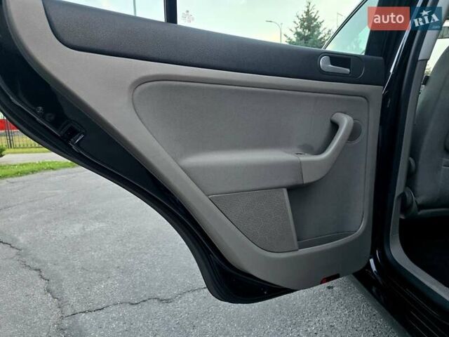 Черный Фольксваген Гольф Плюс, объемом двигателя 1.4 л и пробегом 217 тыс. км за 7900 $, фото 72 на Automoto.ua