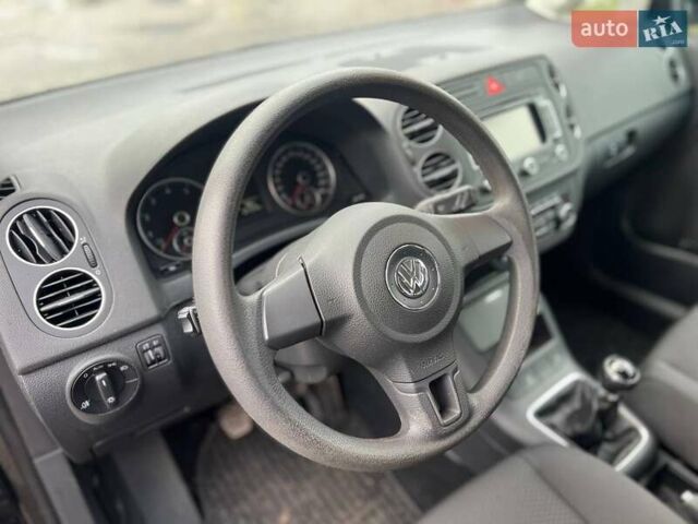 Черный Фольксваген Гольф Плюс, объемом двигателя 1.2 л и пробегом 201 тыс. км за 6780 $, фото 15 на Automoto.ua