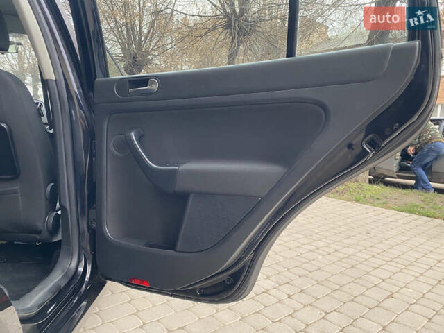 Чорний Фольксваген Golf Plus, об'ємом двигуна 1.6 л та пробігом 163 тис. км за 7499 $, фото 21 на Automoto.ua