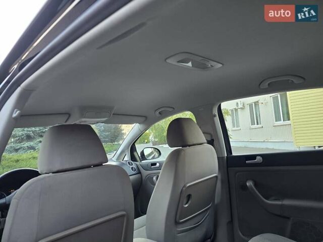 Черный Фольксваген Гольф Плюс, объемом двигателя 1.4 л и пробегом 217 тыс. км за 7900 $, фото 75 на Automoto.ua