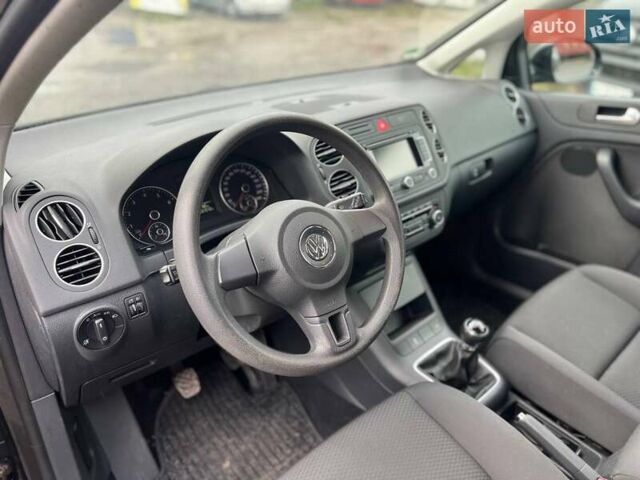 Черный Фольксваген Гольф Плюс, объемом двигателя 1.2 л и пробегом 201 тыс. км за 6780 $, фото 16 на Automoto.ua