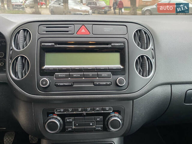 Чорний Фольксваген Golf Plus, об'ємом двигуна 1.6 л та пробігом 163 тис. км за 7499 $, фото 12 на Automoto.ua