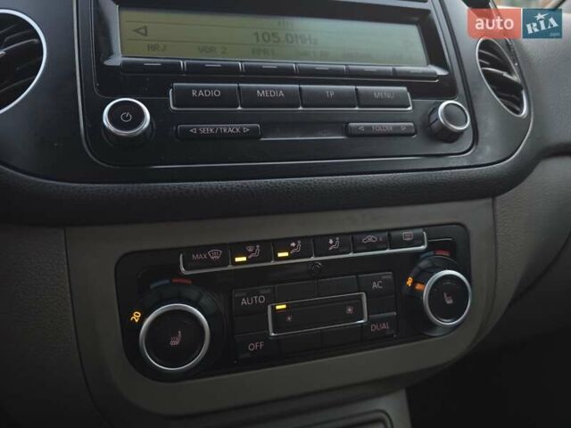 Черный Фольксваген Гольф Плюс, объемом двигателя 1.4 л и пробегом 217 тыс. км за 7900 $, фото 68 на Automoto.ua