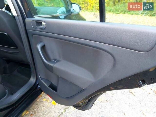 Черный Фольксваген Гольф Плюс, объемом двигателя 1.6 л и пробегом 242 тыс. км за 7600 $, фото 18 на Automoto.ua