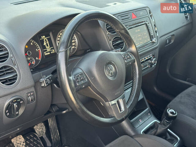 Черный Фольксваген Гольф Плюс, объемом двигателя 1.6 л и пробегом 147 тыс. км за 7950 $, фото 4 на Automoto.ua