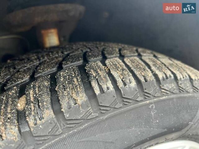 Черный Фольксваген Гольф Плюс, объемом двигателя 1.2 л и пробегом 201 тыс. км за 6780 $, фото 27 на Automoto.ua