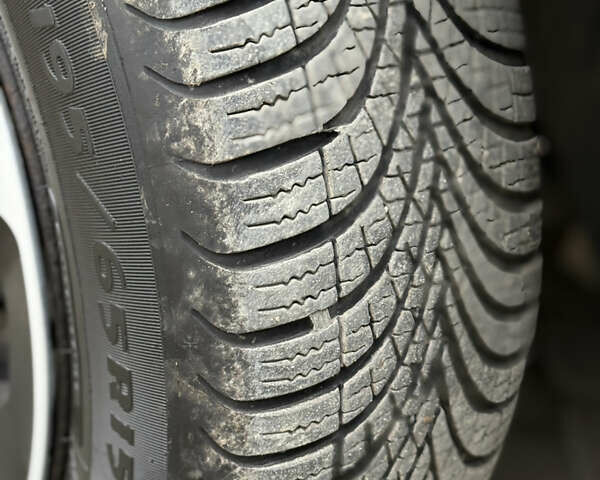 Чорний Фольксваген Golf Plus, об'ємом двигуна 1.6 л та пробігом 261 тис. км за 8750 $, фото 74 на Automoto.ua