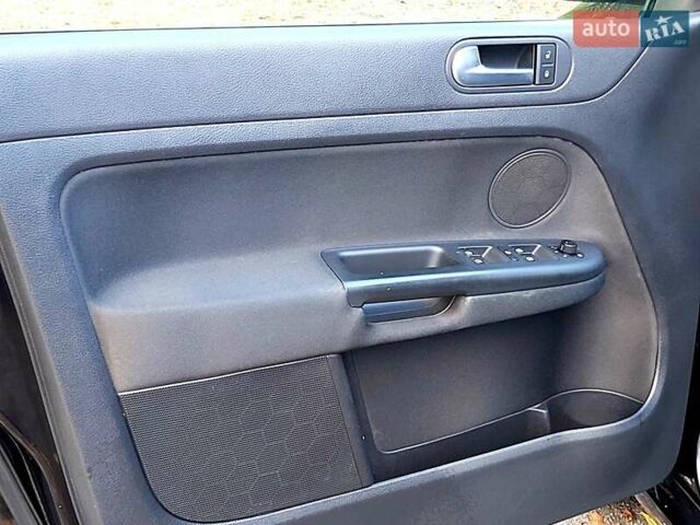 Черный Фольксваген Гольф Плюс, объемом двигателя 1.6 л и пробегом 242 тыс. км за 7600 $, фото 9 на Automoto.ua