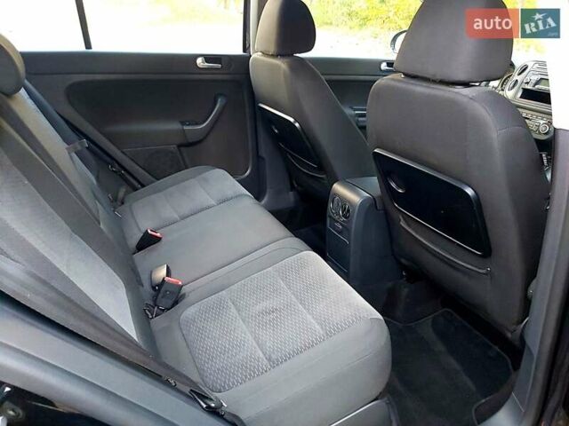 Черный Фольксваген Гольф Плюс, объемом двигателя 1.6 л и пробегом 242 тыс. км за 7600 $, фото 19 на Automoto.ua