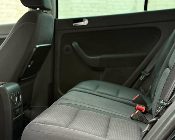 Чорний Фольксваген Golf Plus, об'ємом двигуна 1.6 л та пробігом 261 тис. км за 8750 $, фото 69 на Automoto.ua