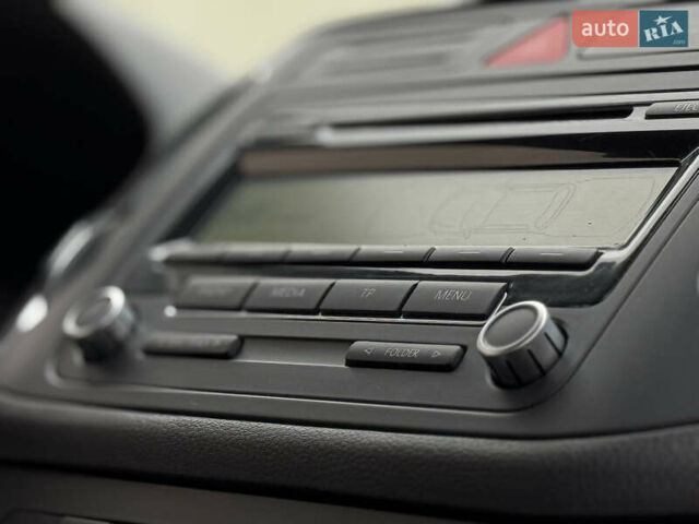 Чорний Фольксваген Golf Plus, об'ємом двигуна 1.6 л та пробігом 261 тис. км за 8750 $, фото 33 на Automoto.ua