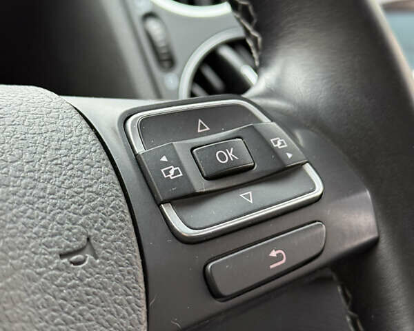 Чорний Фольксваген Golf Plus, об'ємом двигуна 1.6 л та пробігом 261 тис. км за 8750 $, фото 48 на Automoto.ua