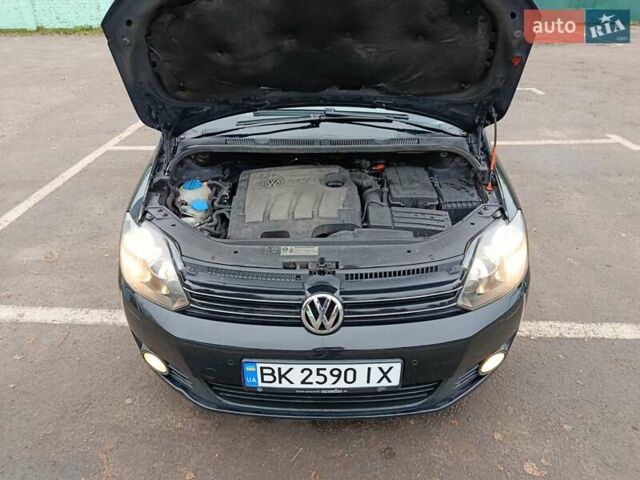 Черный Фольксваген Гольф Плюс, объемом двигателя 1.6 л и пробегом 236 тыс. км за 8100 $, фото 6 на Automoto.ua