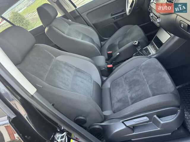 Черный Фольксваген Гольф Плюс, объемом двигателя 1.6 л и пробегом 147 тыс. км за 7950 $, фото 20 на Automoto.ua