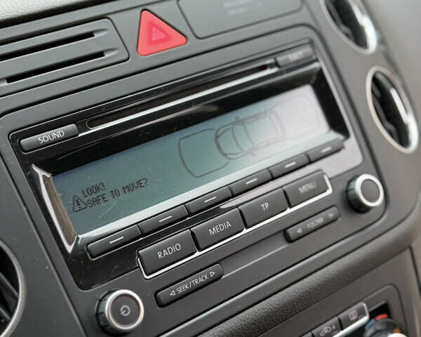 Чорний Фольксваген Golf Plus, об'ємом двигуна 1.6 л та пробігом 261 тис. км за 8750 $, фото 46 на Automoto.ua