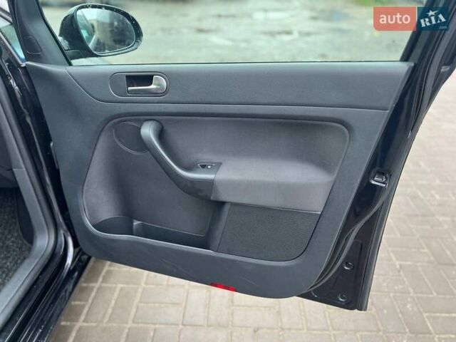 Черный Фольксваген Гольф Плюс, объемом двигателя 1.2 л и пробегом 201 тыс. км за 6780 $, фото 32 на Automoto.ua