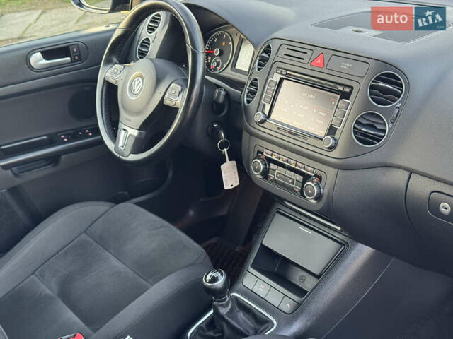 Черный Фольксваген Гольф Плюс, объемом двигателя 1.6 л и пробегом 147 тыс. км за 7950 $, фото 19 на Automoto.ua