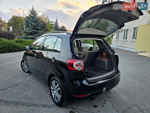 Черный Фольксваген Гольф Плюс, объемом двигателя 1.4 л и пробегом 217 тыс. км за 7900 $, фото 76 на Automoto.ua