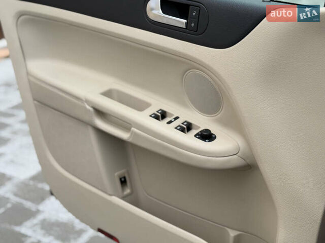 Черный Фольксваген Гольф Плюс, объемом двигателя 1.4 л и пробегом 151 тыс. км за 9500 $, фото 25 на Automoto.ua