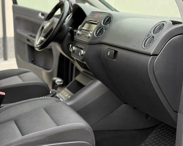 Чорний Фольксваген Golf Plus, об'ємом двигуна 1.6 л та пробігом 261 тис. км за 8750 $, фото 40 на Automoto.ua