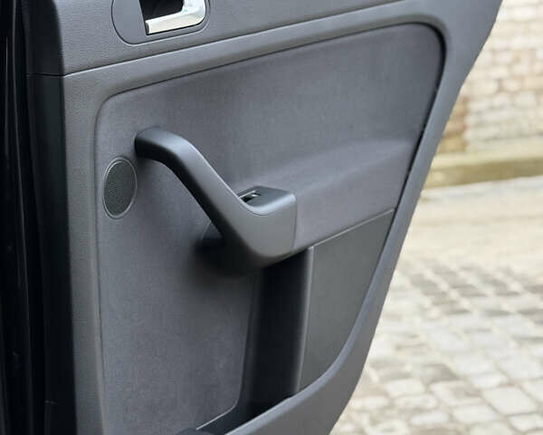 Чорний Фольксваген Golf Plus, об'ємом двигуна 1.6 л та пробігом 261 тис. км за 8750 $, фото 57 на Automoto.ua