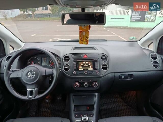 Черный Фольксваген Гольф Плюс, объемом двигателя 1.6 л и пробегом 236 тыс. км за 8100 $, фото 7 на Automoto.ua