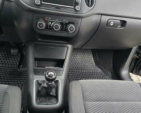 Черный Фольксваген Гольф Плюс, объемом двигателя 1.6 л и пробегом 212 тыс. км за 8299 $, фото 16 на Automoto.ua