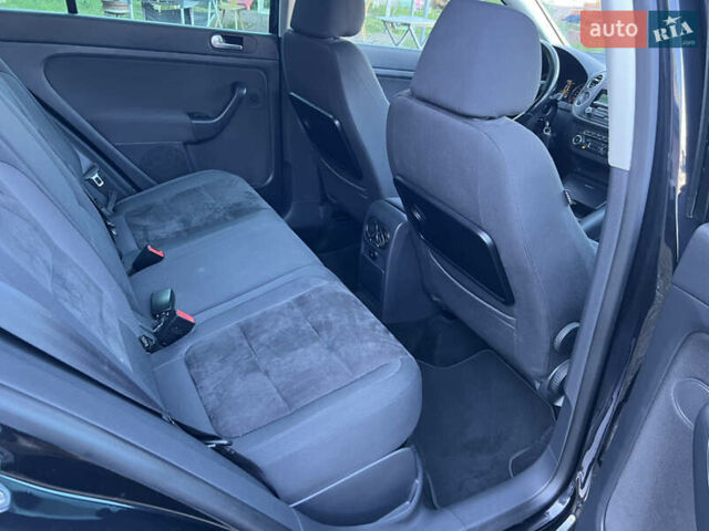 Черный Фольксваген Гольф Плюс, объемом двигателя 1.39 л и пробегом 255 тыс. км за 7700 $, фото 20 на Automoto.ua