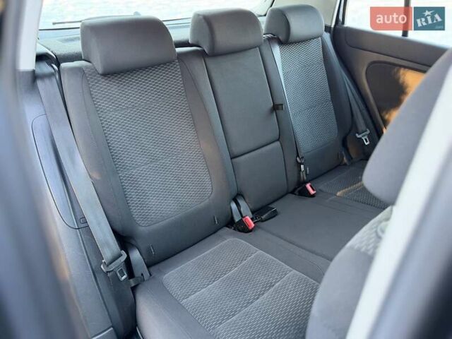 Черный Фольксваген Гольф Плюс, объемом двигателя 1.4 л и пробегом 192 тыс. км за 7400 $, фото 78 на Automoto.ua