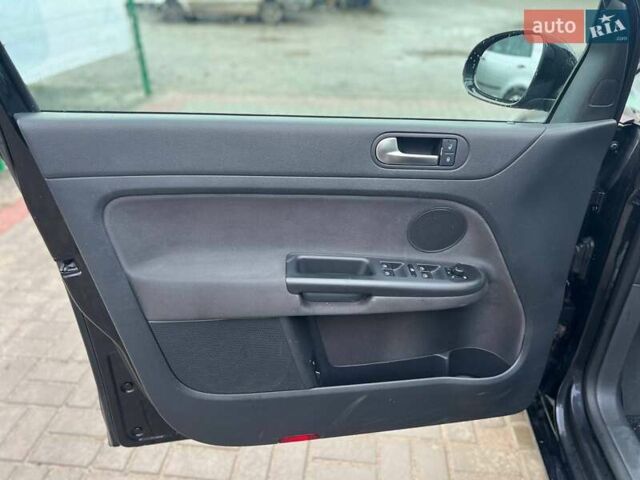 Черный Фольксваген Гольф Плюс, объемом двигателя 1.2 л и пробегом 201 тыс. км за 6780 $, фото 13 на Automoto.ua