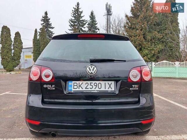 Черный Фольксваген Гольф Плюс, объемом двигателя 1.6 л и пробегом 236 тыс. км за 8100 $, фото 5 на Automoto.ua