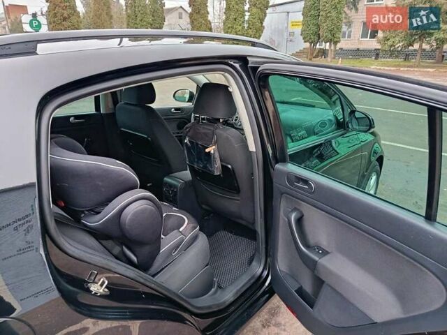 Черный Фольксваген Гольф Плюс, объемом двигателя 1.6 л и пробегом 236 тыс. км за 8100 $, фото 12 на Automoto.ua