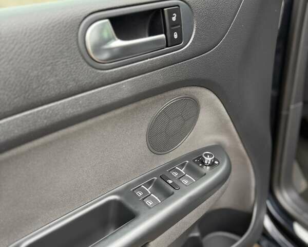 Черный Фольксваген Гольф Плюс, объемом двигателя 1.39 л и пробегом 213 тыс. км за 8590 $, фото 21 на Automoto.ua